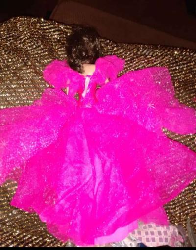 vintage Holiday Barbie in beautiful pink dress - Thumbnail 3