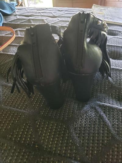 FRINGE BLOCK HEEL HIGH HEELS - Thumbnail 2