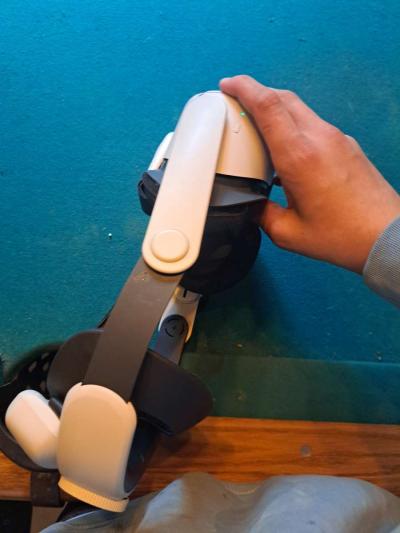 oculus quest 2 - Thumbnail 4