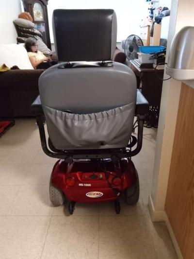 electric weel chair few days of use - Thumbnail 2