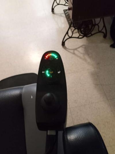 electric weel chair few days of use - Thumbnail 3