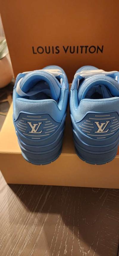 Louis Vuitton Sneakers size 9 - Thumbnail 3