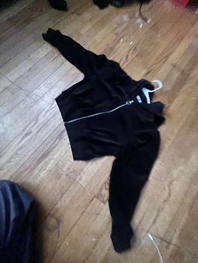 sweater - Addieville, Illinois