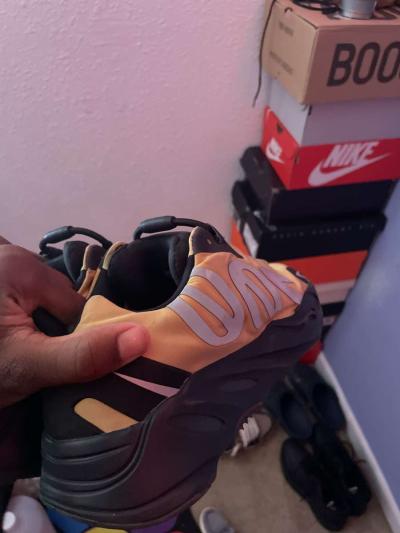 yezzy 700 honey comb - Thumbnail 2