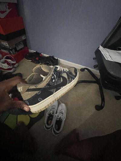 Travis scoot sb dunk size 7