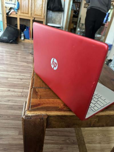 15in red HP laptop - Thumbnail 3