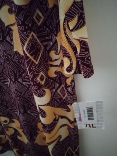 NWT LuLaRoe XL Elegant Debbie Retails for  50 - Thumbnail 4
