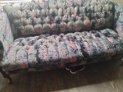 3 Pc Furniture Set Barley Used - Thumbnail 2