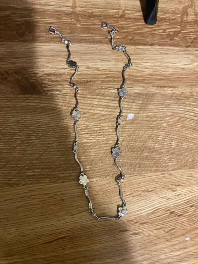 a flower necklace - La Porte, Texas