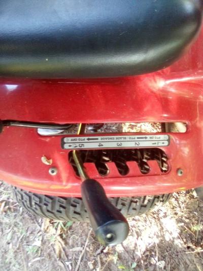 Yard machine lawnmower - Thumbnail 6