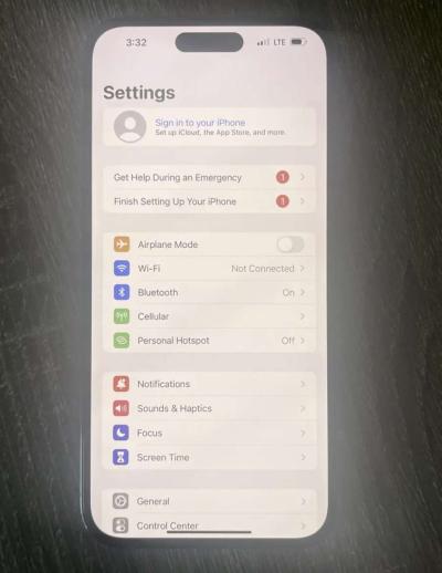 iPhone 14 - Thumbnail 2