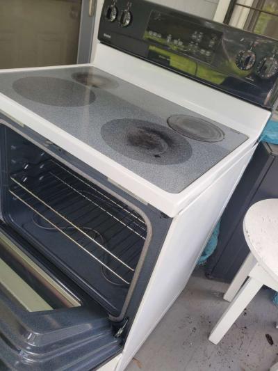 Electric Stove - Thumbnail 3