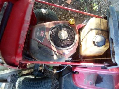 Yard machine lawnmower - Thumbnail 2