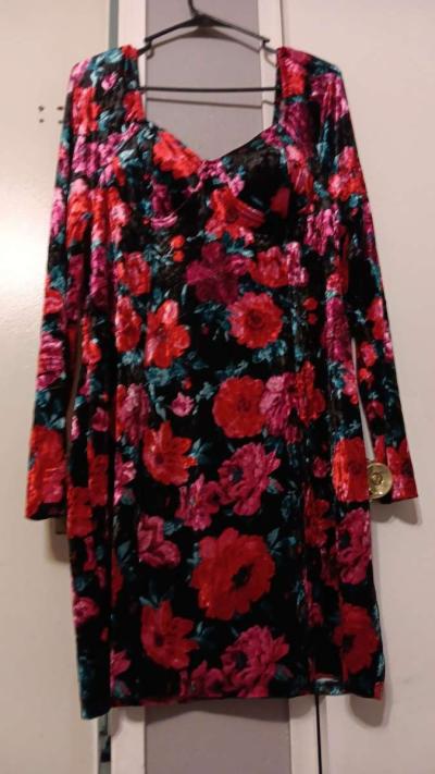 Flower dress - Bakersfield, California