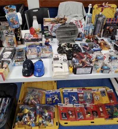 Toys sports cards Pokmon books tools dvd etc - Thumbnail 3