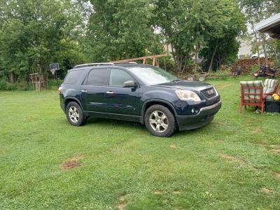 GMC Acadia - Thumbnail 2