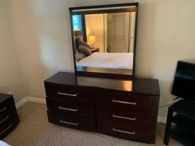 California king adjustable bed with remote and whole bedset - Thumbnail 2