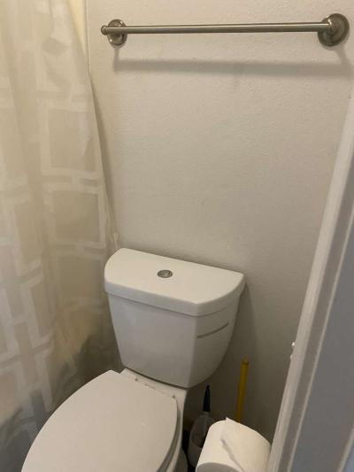 Needing a roommate - Thumbnail 2