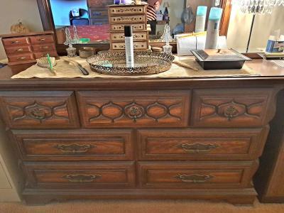 queen bedroom set - Thumbnail 3