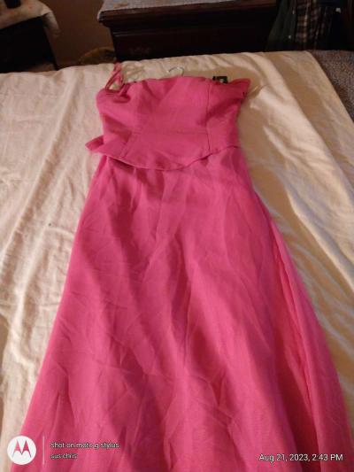 little bit of everything clothes  dishes antiques what knots - Thumbnail 4