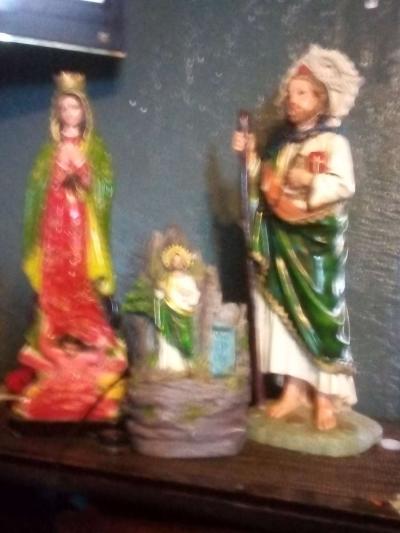 statues of saints - Thumbnail 2