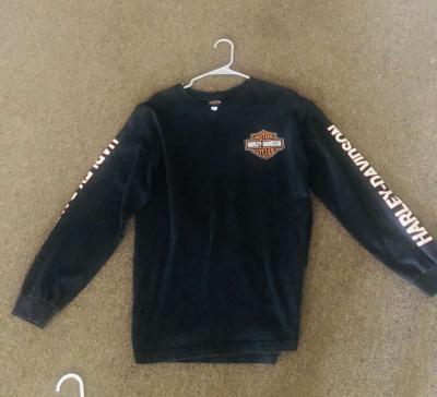 I am selling two Harley Davidson long sleeve - Thumbnail 4