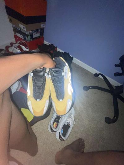 Yezzy 700 honey comb - Thumbnail 2