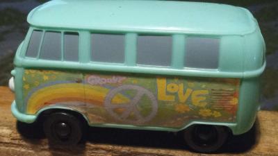 Disney Pixar car Filmore eyes up Bus 2006 - Thumbnail 3