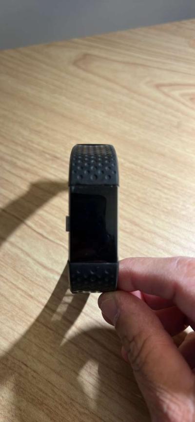 Fit Bit w Aftermarker Charger - Thumbnail 2