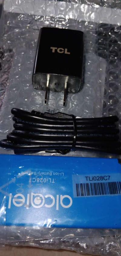 new black cell phone with charger - Thumbnail 3