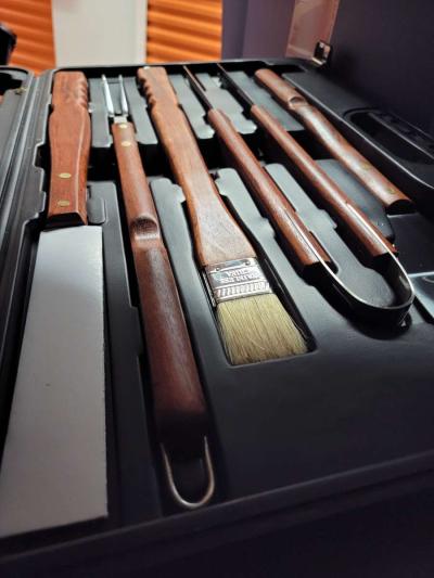 Storage Unit full of furniture - Thumbnail 4