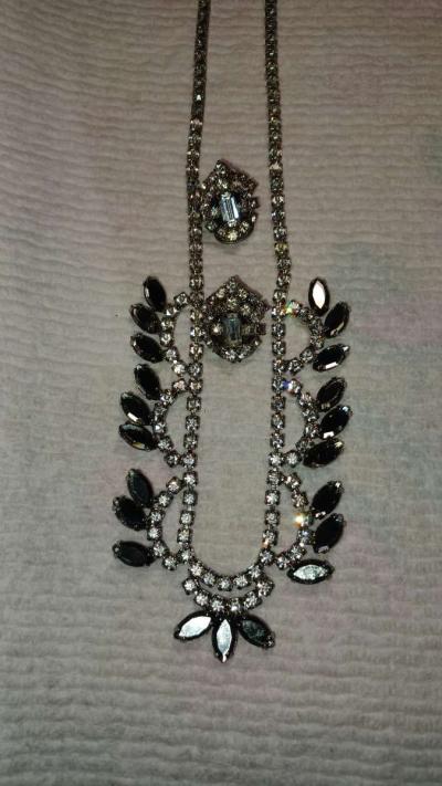 vintage necklace  with clip on earrings - Caliente, California