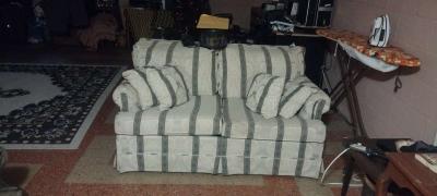 couch loveseat - Thumbnail 2