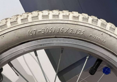 Childs bike 16 wheels - Thumbnail 3