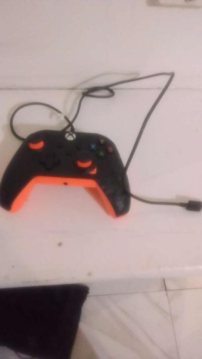 Xbox one S white - Thumbnail 2