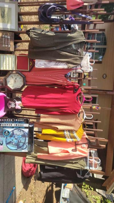 Yard sale - Thumbnail 4