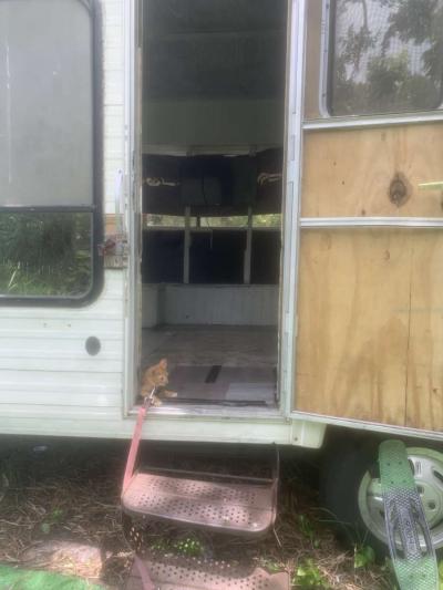 25ft 5th wheeler - Thumbnail 2