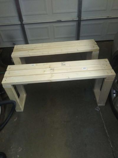 2 Benches - Thumbnail 5