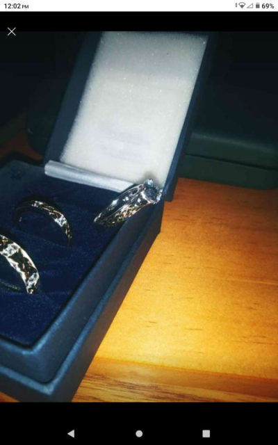 Irish Trinity knot his and her wedding ring set - Thumbnail 3