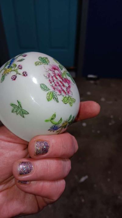 lord and Taylor hanpainted vase - Thumbnail 3