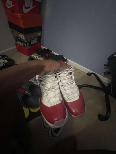 cherry 11 size 7 - Thumbnail 2