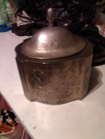 vintage tea caddy or jewelry holder - Saint Petersburg, Florida