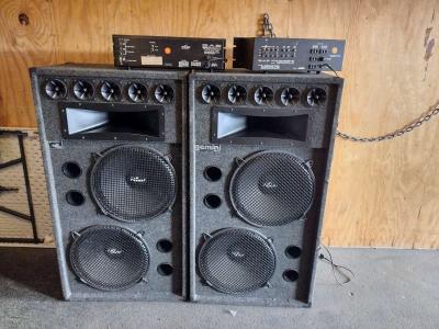 two Gemini MB speakers with equipment - Thumbnail 3
