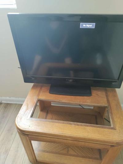 dynex TV comes with TV stand - Thumbnail 4