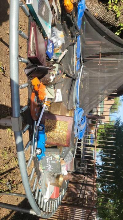 Yard sale - Thumbnail 5