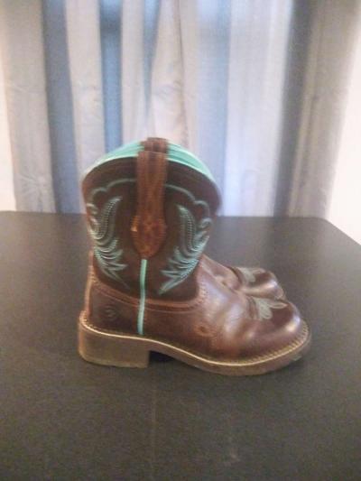 Cowgirl boots - Thumbnail 2