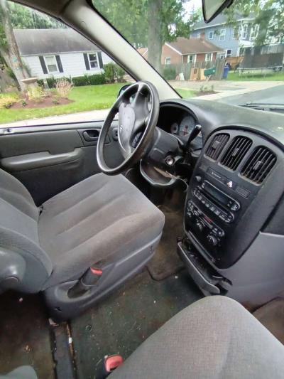 Dodge Caravan 2006 millaje 109 - Thumbnail 3