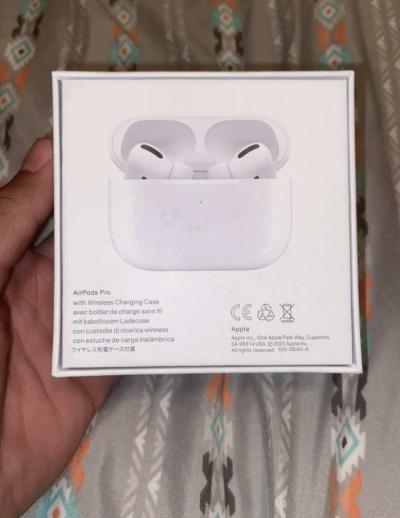 Apple AirPods Pro Charging Case Included And charger include - Thumbnail 4