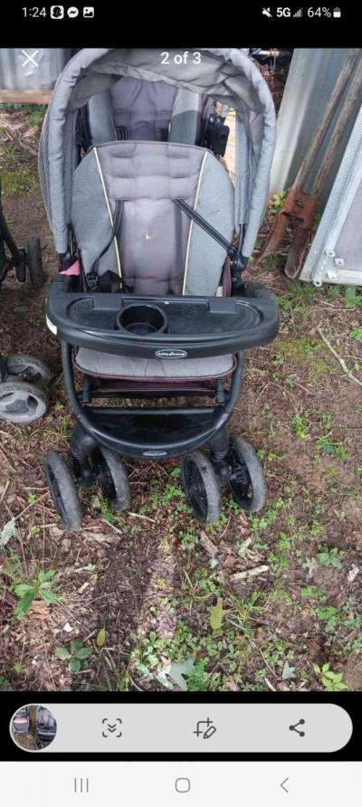 2 baby stroller 200 or best offer - Thumbnail 3