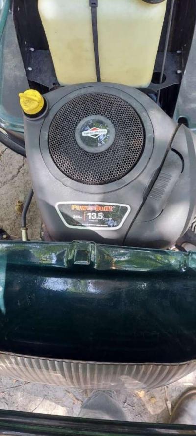 Lawn tractor - Thumbnail 4